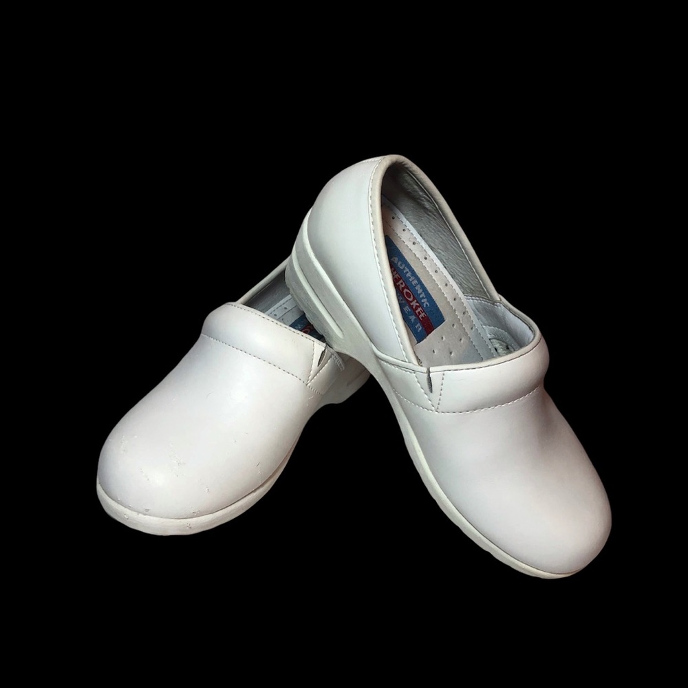 White uniform closed back clogs size 5 M
